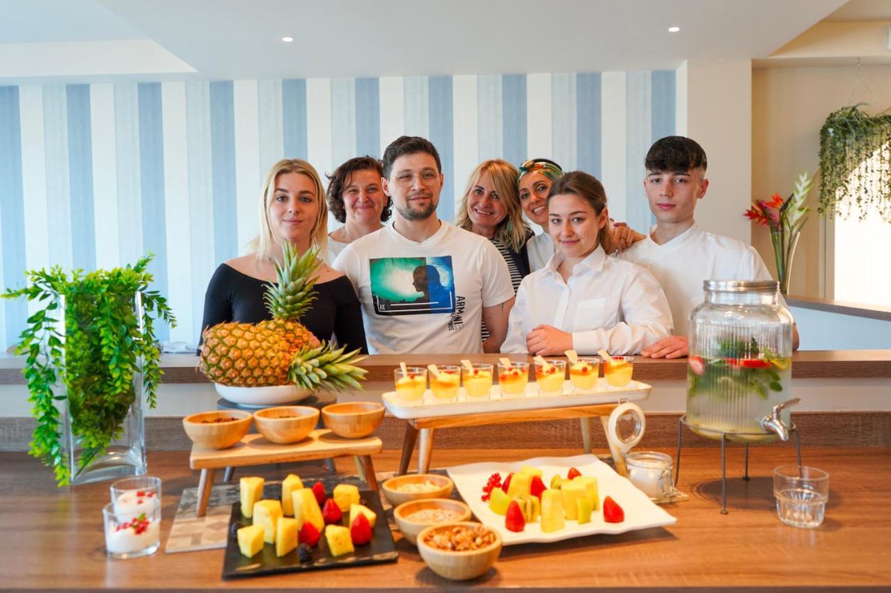 Alexandra - Front - Healthy Xxl Breakfast & Brunch Until 12 30 - Parking Included Hotel 3*