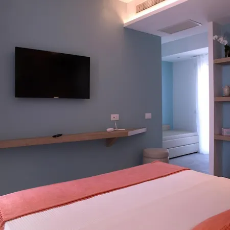 Hotel Alexandra - Beach Front - Healthy Xxl Breakfast & Brunch Included Until 12 30Pm Misano Adriatico Exterior photo