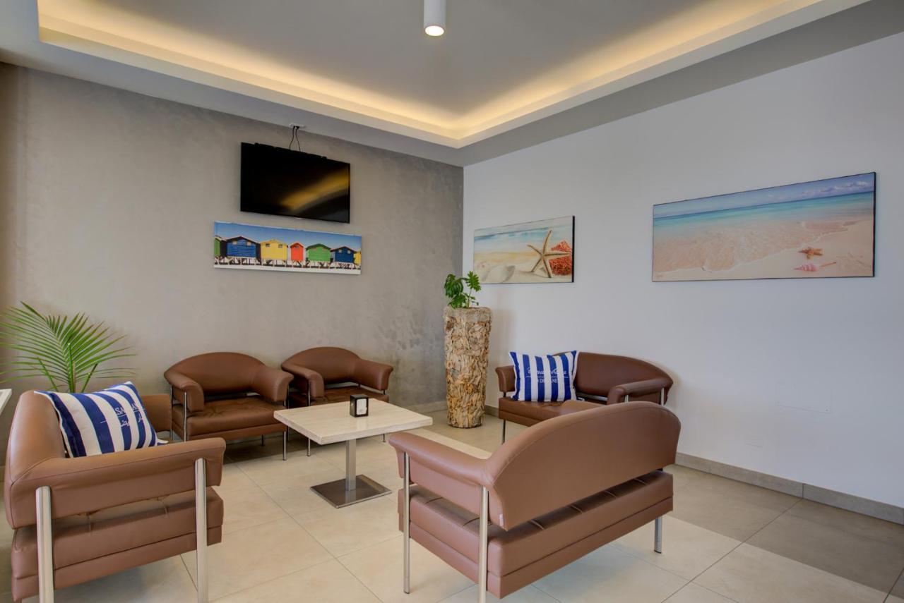 Alexandra - Beach Front - Healthy Xxl Breakfast & Brunch Included Until 12 30pm Misano Adriatico